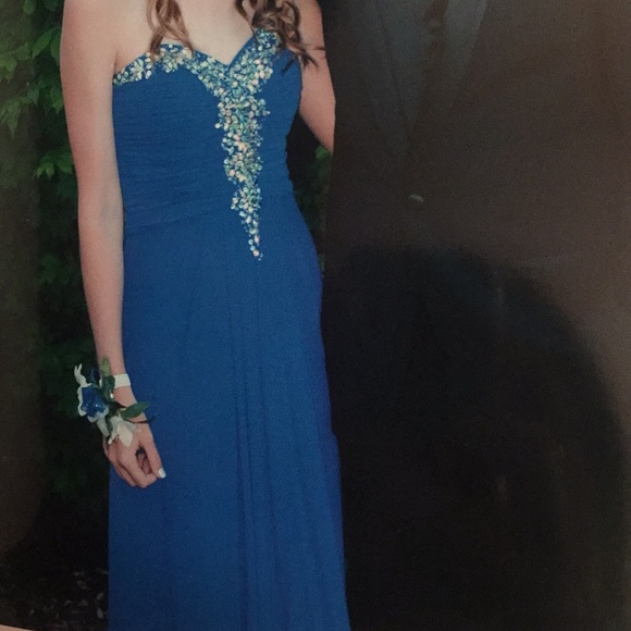 Prom dress - Picture 2 of 2
